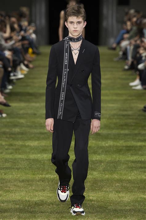 dior homme 2018 totenkopf armband|Dior men's spring outfits.